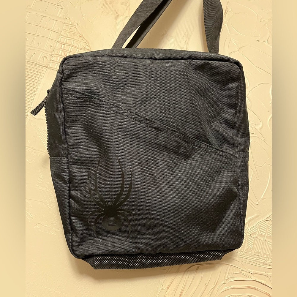 Like new black Spyder messenger cross body iPad nylon bag adjustable strap